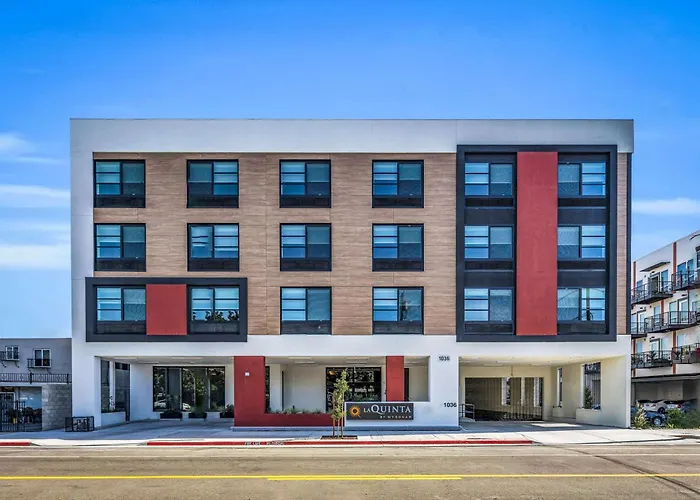 La Quinta Inn & Suites By Wyndham San Jose Airport-Downtown